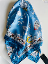 Load image into Gallery viewer, Qnuz Polly scarf Scarf
