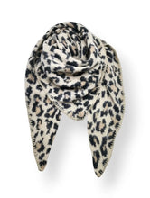Load image into Gallery viewer, Qnuz Rabiha Scarf
