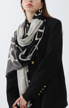 Load image into Gallery viewer, Qnuz Rade Lux scarf Scarf
