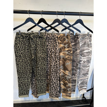 Load image into Gallery viewer, Qnuz Clothing Refika Pants Clothing 5361 camouflagecamel
