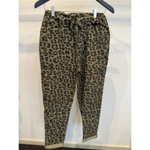 Load image into Gallery viewer, Qnuz Clothing Refika Pants Clothing 6453 Leoarmy
