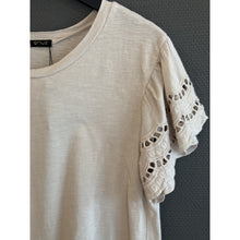 Load image into Gallery viewer, Qnuz Clothing Rei t-shirt Clothing 13 Beige
