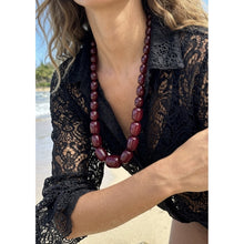 Load image into Gallery viewer, Qnuz Retro Pearl Necklace Necklace 28 Bordeaux
