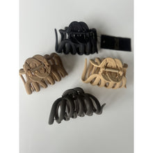 Load image into Gallery viewer, Qnuz Rosa hairclip Hair accessories 01 Multi
