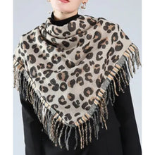Load image into Gallery viewer, Qnuz Rosalia Scarf 63 Taupe
