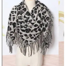 Load image into Gallery viewer, Qnuz Rosalia Scarf 98 Dark Grey
