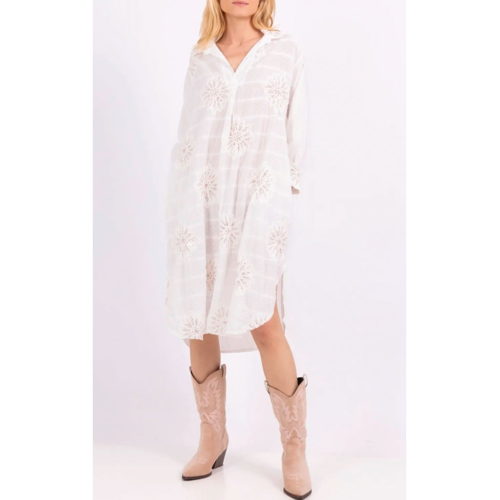 Qnuz Clothing Sara Dress w. Embrodery & Sequins Clothing 10 White