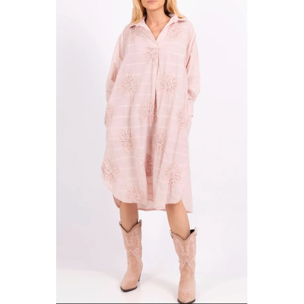 Qnuz Clothing Sara Dress w. Embrodery & Sequins Clothing 42 Rosa