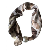 Load image into Gallery viewer, Qnuz Scarf &amp; Pearl 70 x 70 cm Scarf 63 Taupe
