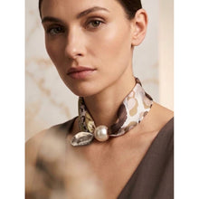 Load image into Gallery viewer, Qnuz Scarf &amp; Pearl 70 x 70 cm Scarf 63 Taupe
