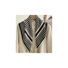 Load image into Gallery viewer, Qnuz Scarf Prince of Wales print 70 x 70 cm Scarf 99 Black
