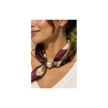 Load image into Gallery viewer, Qnuz Scarf Retro &amp; Pearl 70 x 70 cm Scarf 28 Burgundy
