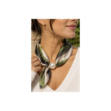 Load image into Gallery viewer, Qnuz Scarf Retro &amp; Pearl 70 x 70 cm Scarf 53 Army
