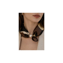 Load image into Gallery viewer, Qnuz Scarf Retro &amp; Pearl 70 x 70 cm Scarf 60 Marron
