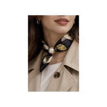 Load image into Gallery viewer, Qnuz Scarf Retro &amp; Pearl 70 x 70 cm Scarf 99 Black
