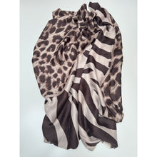 Load image into Gallery viewer, Qnuz Scarf w. Leopard 90x180 cm Scarf 60 Marron
