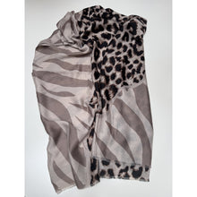 Load image into Gallery viewer, Qnuz Scarf w. Leopard 90x180 cm Scarf 63 Taupe
