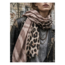Load image into Gallery viewer, Qnuz Scarf w. Leopard 90x180 cm Scarf 63 Taupe
