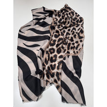 Load image into Gallery viewer, Qnuz Scarf w. Leopard 90x180 cm Scarf 99 Black
