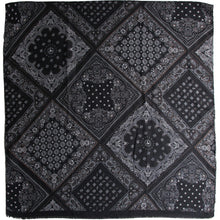 Load image into Gallery viewer, Qnuz Scarf w. Leopard 90x180 cm Scarf 99 Black
