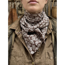 Load image into Gallery viewer, Qnuz Scarf w. Leopard 90x180 cm Scarf 63 Taupe
