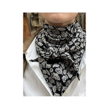 Load image into Gallery viewer, Qnuz Scarf w. Leopard 90x180 cm Scarf 99 Black
