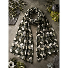 Load image into Gallery viewer, Qnuz Scarf w. small Dots 90x180 cm Scarf 53 Army
