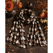 Load image into Gallery viewer, Qnuz Scarf w. small Dots 90x180 cm Scarf 60 Marron
