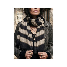 Load image into Gallery viewer, Qnuz Scarf w. sparkling glitter 80x190 cm Scarf 99 Black
