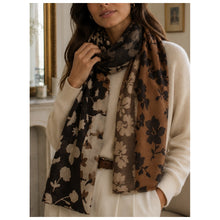 Load image into Gallery viewer, Qnuz Scarf w.flowers 90x180 cm Scarf 60 Marron
