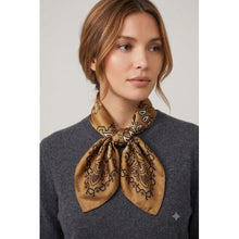 Load image into Gallery viewer, Qnuz Scarf w big dots 70 x 70 cm Scarf 60 Marron
