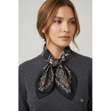 Load image into Gallery viewer, Qnuz Scarf w big dots 70 x 70 cm Scarf 99 Black
