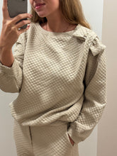 Load image into Gallery viewer, Qnuz Clothing Shirly quilted Sweat w. Bow Clothing
