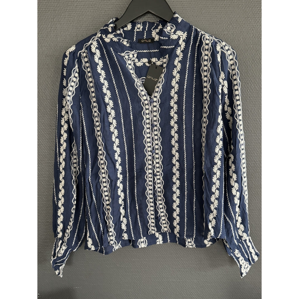 Qnuz Clothing Shirt w Embrodery Clothing 30 Blue