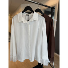 Load image into Gallery viewer, Qnuz Clothing Shirt w Lace Clothing 13 Ecru
