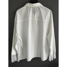 Load image into Gallery viewer, Qnuz Clothing Shirt w Lace Clothing 13 Ecru
