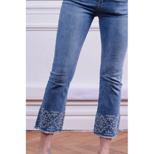 Load image into Gallery viewer, Qnuz Clothing Sig jeans w. Embrodery Clothing 33 denim blue
