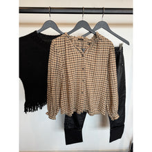 Load image into Gallery viewer, Qnuz Clothing Striped Shirt w. Embrodery &amp; smock Cuffs Clothing 60 Marron
