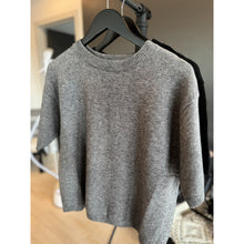 Load image into Gallery viewer, Qnuz Clothing Striped Shirt w. Embrodery &amp; smock Cuffs Clothing 97 Grey
