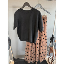 Load image into Gallery viewer, Qnuz Clothing Striped Shirt w. Embrodery &amp; smock Cuffs Clothing 99 Black
