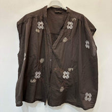 Load image into Gallery viewer, Qnuz Clothing Sussy Shirt w embrodery Clothing 60 Marron
