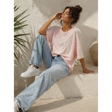 Load image into Gallery viewer, Qnuz Clothing T-Shirt w Big Dots Clothing 42 Rosa
