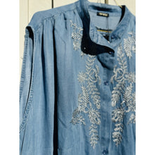 Load image into Gallery viewer, Qnuz Clothing Tencel shirt w. embrodery Clothing 33 denim blue
