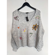 Load image into Gallery viewer, Qnuz Clothing V-neck with embrodery Clothing 97 Grey
