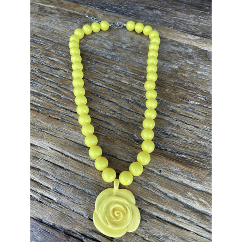 Qnuz Lærke Necklace  22 yellow